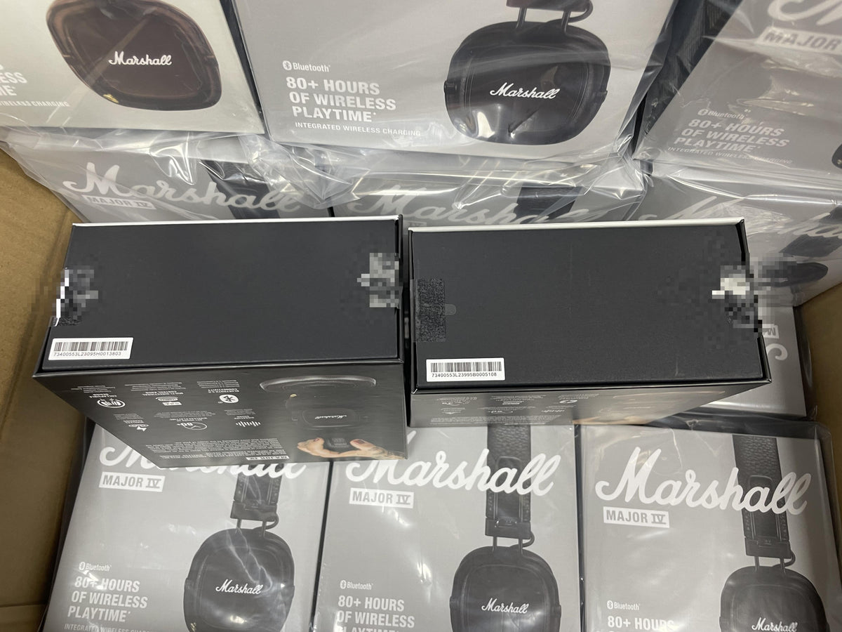 Close-up of the Marshall Major IV headphone headband and hinge