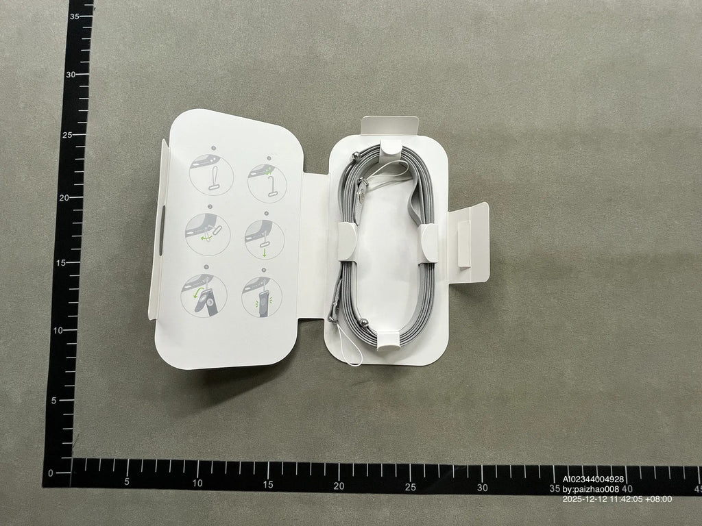 Crossbody phone strap packaging front