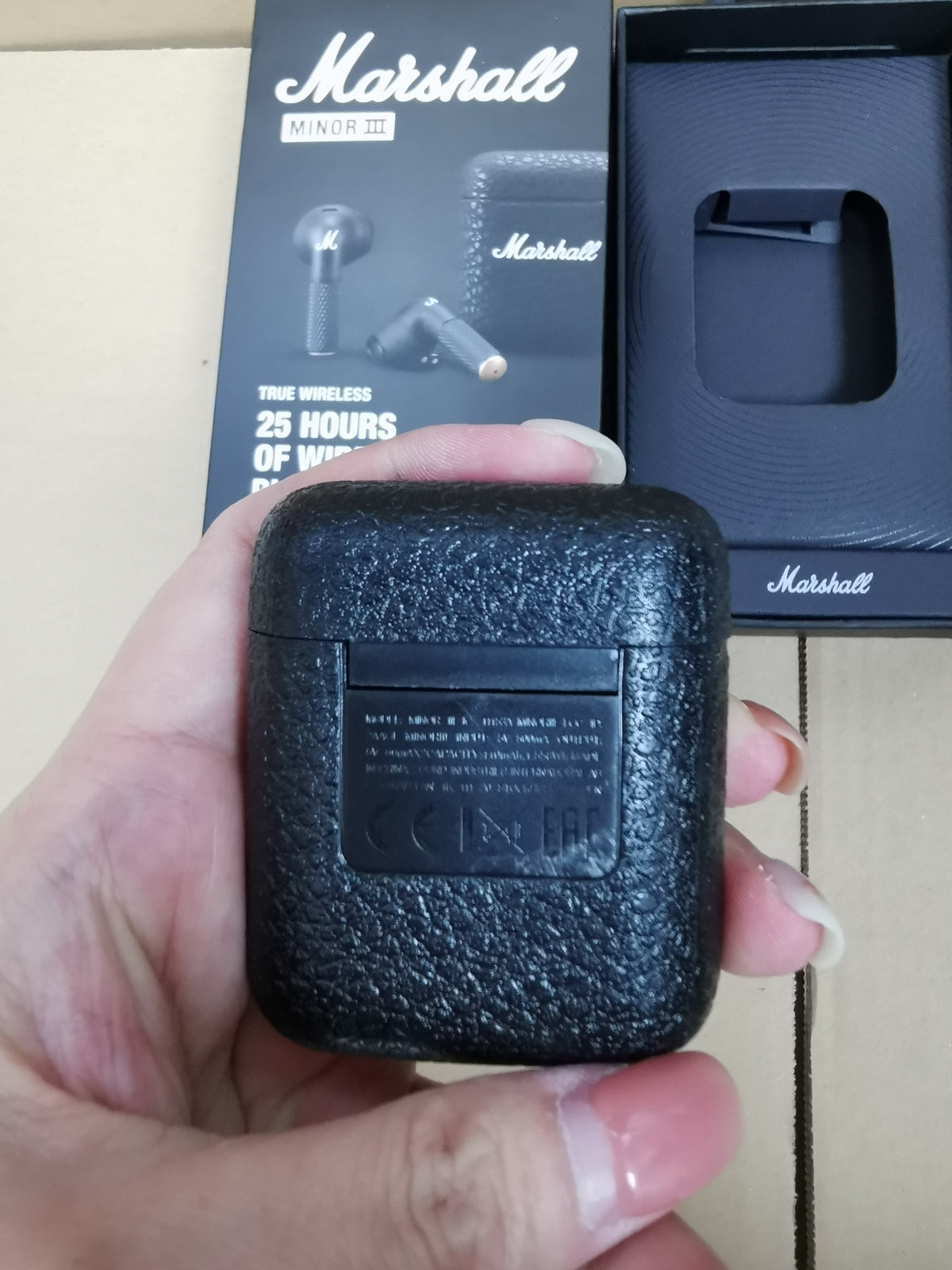 Marshall Minor III black wireless earbuds package