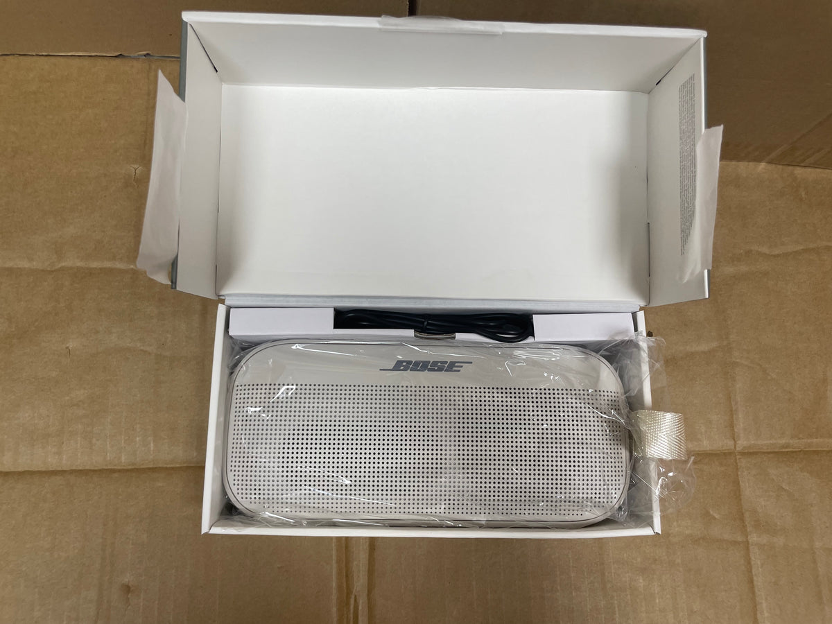 Bose SoundLink Flex speaker packaging