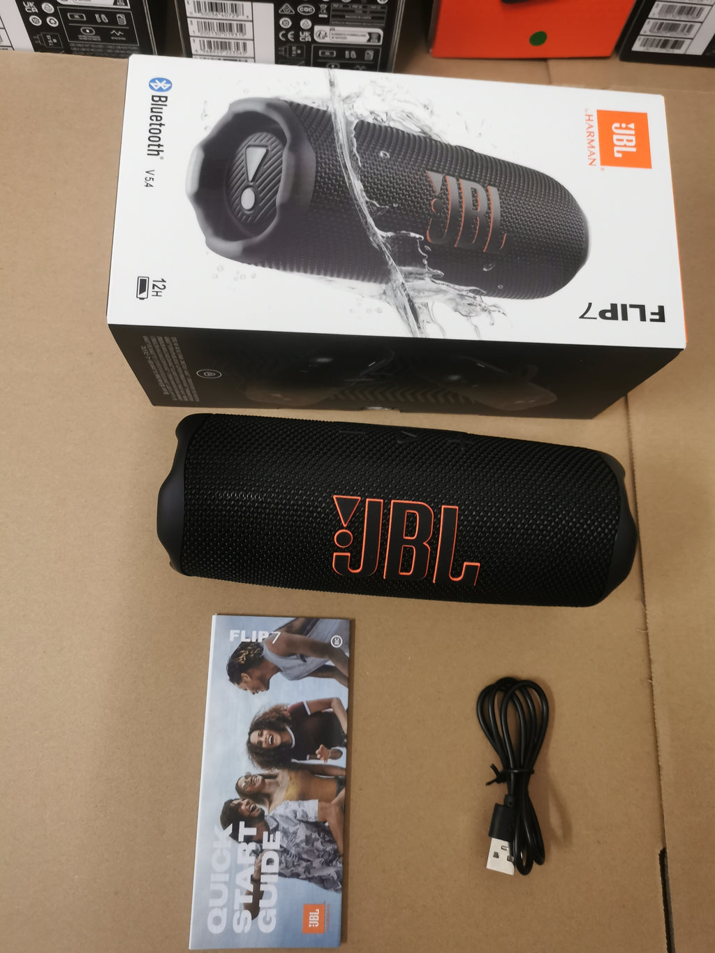 JBL Flip 7 package backs in several colors