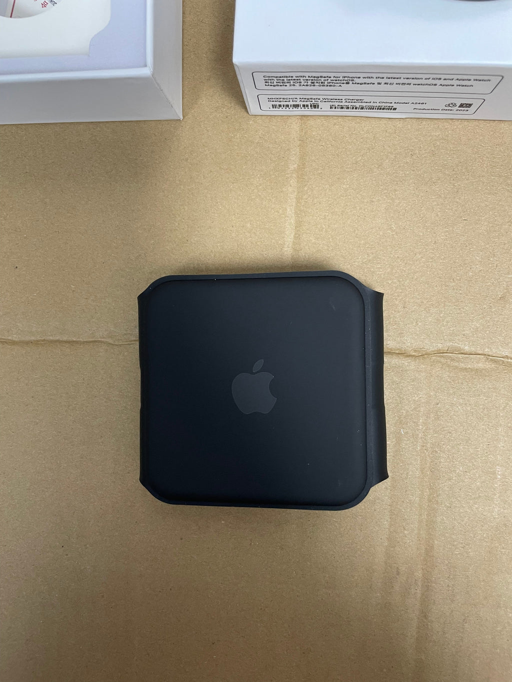 3-in-1 Foldable MagSafe-Compatible Wireless Charger