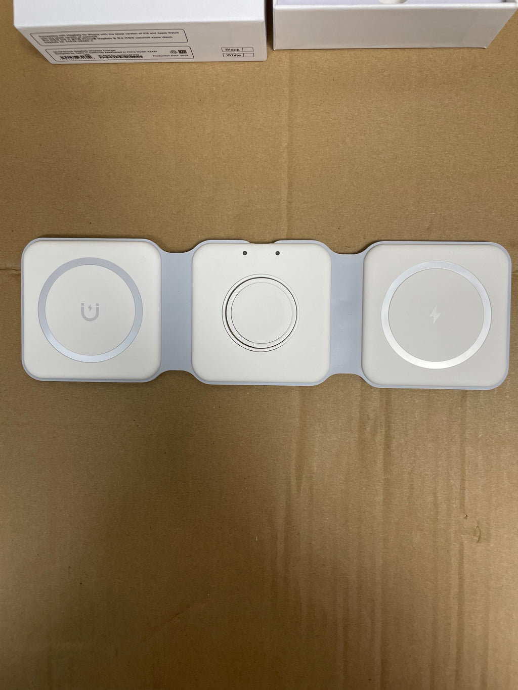 3-in-1 Foldable MagSafe-Compatible Wireless Charger